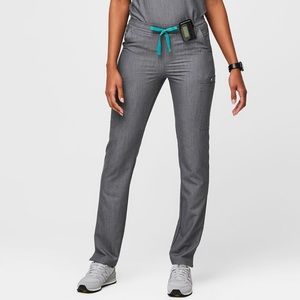 Figs Yola skinny scrub pants.